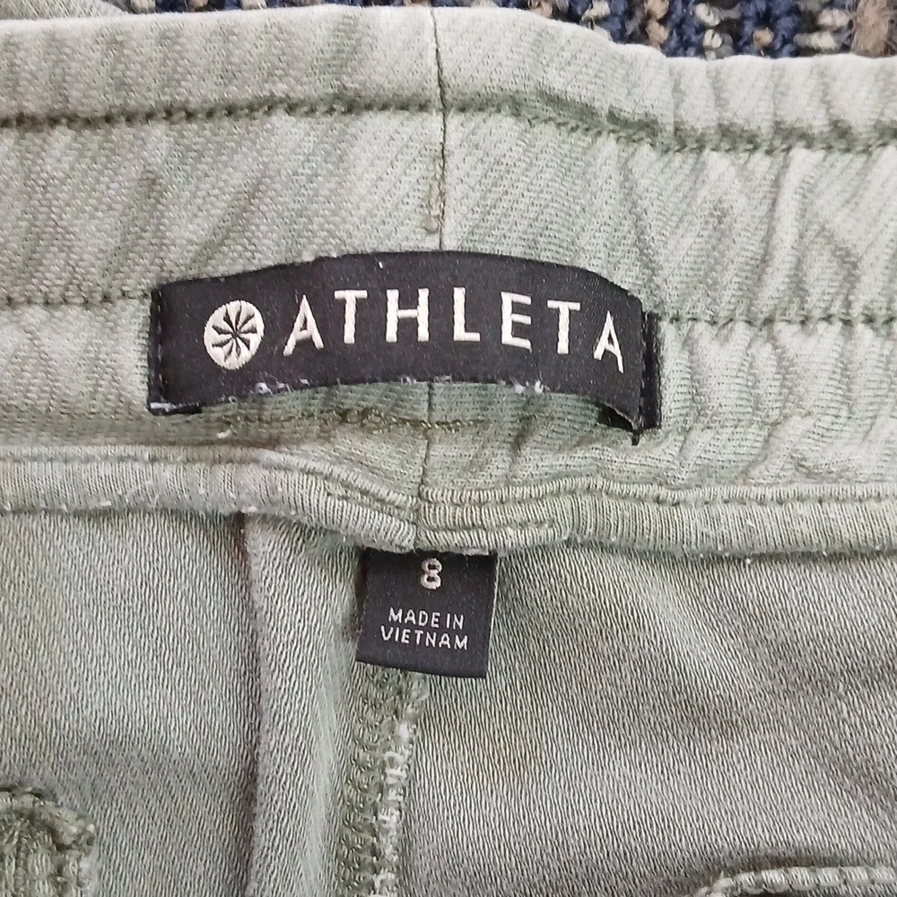 Athleta Farallon Bermuda Shorts 8 Palm Green - Picture 5 of 5